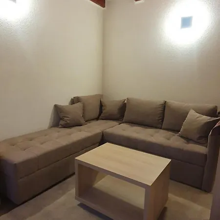 Brvnara Emilija Apartment *